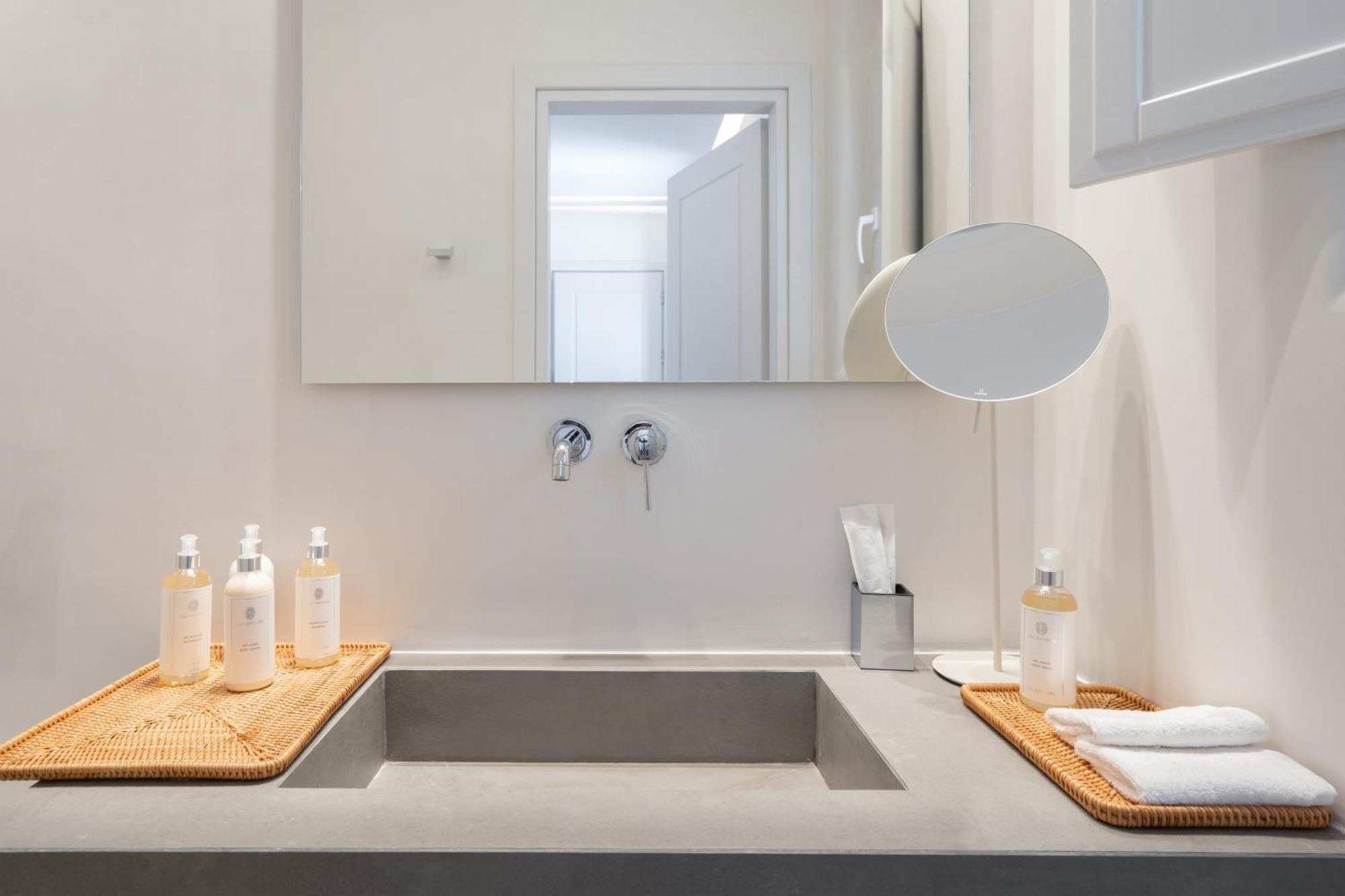 Nero Suites By Nomee Hospitality Group อิเมโรวิยอน ภายนอก รูปภาพ