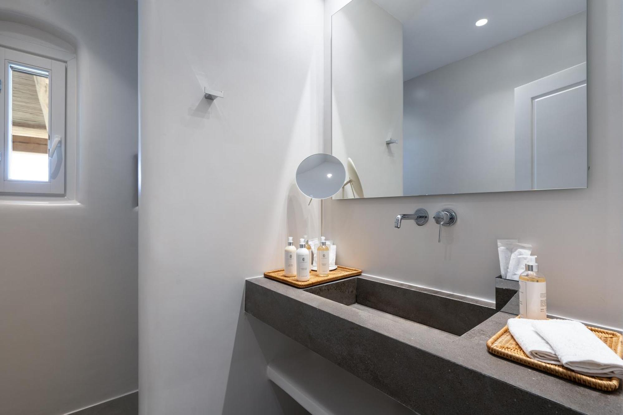 Nero Suites By Nomee Hospitality Group อิเมโรวิยอน ภายนอก รูปภาพ