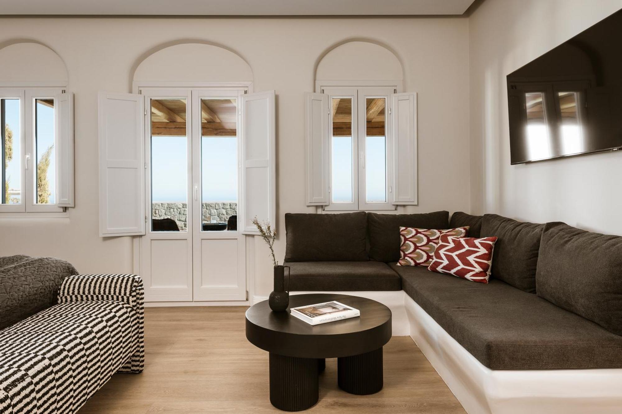 Nero Suites By Nomee Hospitality Group อิเมโรวิยอน ภายนอก รูปภาพ
